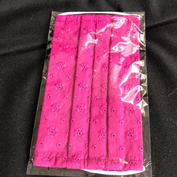 Beautiful face masks - Picture 1 of 4